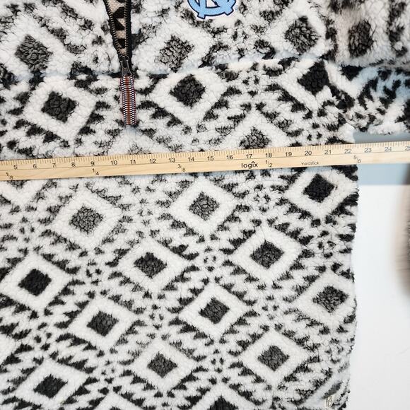 North Carolina Tar Heels 1/4 Zip Sherpa Jacket Size L Gray Relaxed Aztec Print - Picture 9 of 12